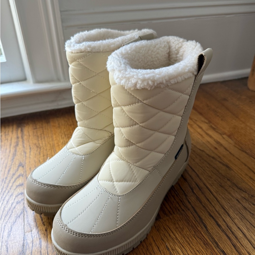 Magellan Outdoors Cream Winter Boots